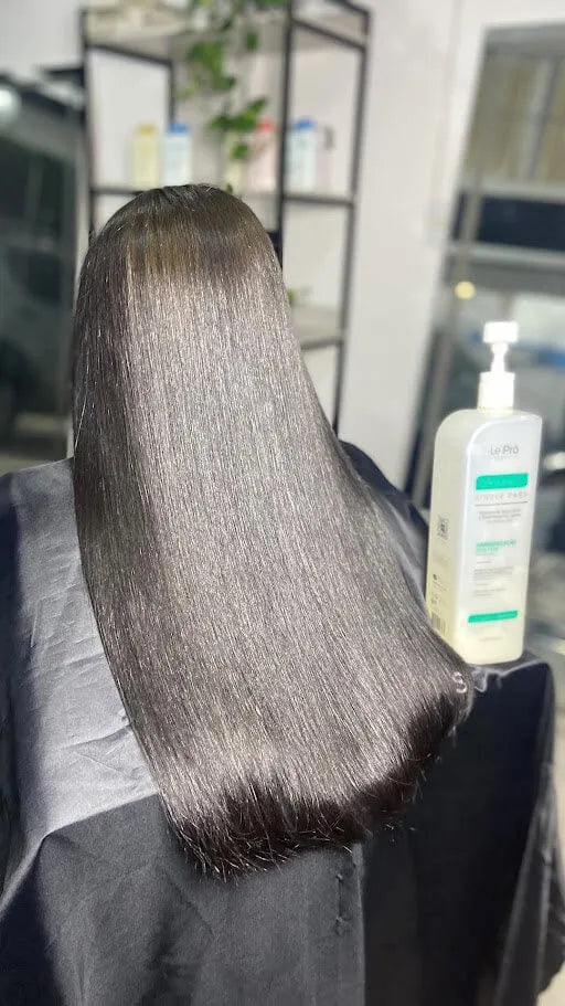 Avant/après lissage sans formol Le Prö Cosmetics, résultat 4 sur cheveux de cliente au Maroc